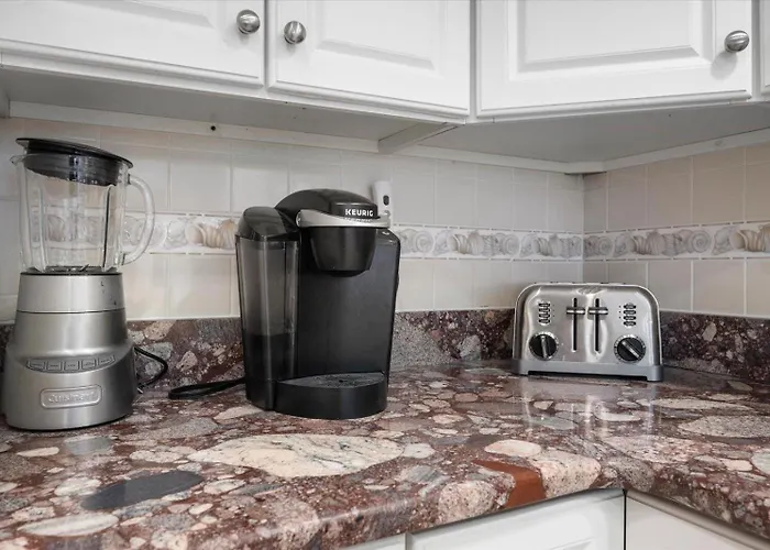 Hébergement de vacances Rainbow - Gorgeous 3 Bedroom With Ocean Views And Outdoor Pool! Ocean City