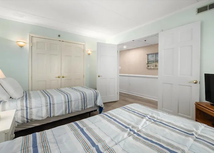 Rainbow - Gorgeous 3 Bedroom With Ocean Views And Outdoor Pool!
